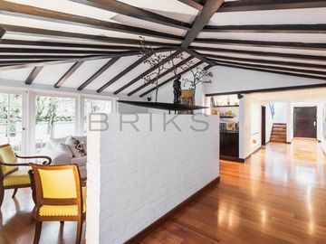 casa en arriendo/venta en santa barbara alta-usaquén. Cod V1658
