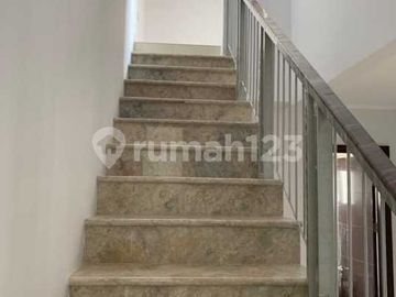 Dijual Rumah 3 Lantai Golf Island Pik Murah Kosongan Bagus
