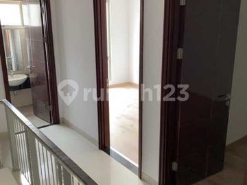 Dijual Rumah 3 Lantai Golf Island Pik Murah Kosongan Bagus