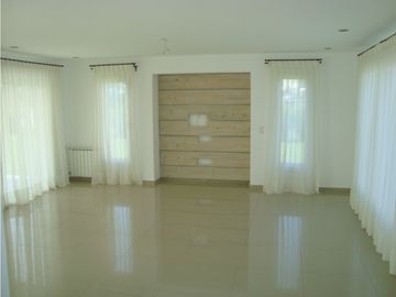 Casa 4 dormitorios barrio privado Rumencó