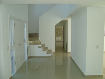 Casa 4 dormitorios barrio privado Rumencó