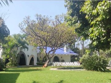 CASA EN VENTA EN EL CLUB DE GOLF TABACHINES EN CUERNAVACA, MORELOS