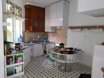 Rumah nyaman siap huni lokasi strategis di galaxy bekasi