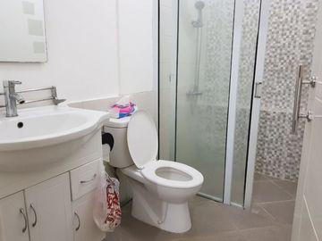 Rumah nyaman siap huni lokasi strategis di galaxy bekasi