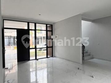 Dijual Cepat Rumah di Kuningan Village Brand New