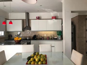 ESPECTACULAR CASA EN ALTO (180 M 2) PATIO PARRILLA MAS TZA 180 M2