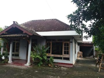 Tanah Luas Bonus Bangunan Rumah Cocok Guest House di Kawasan Heritage Kraton Yogyakarta