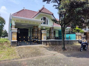 Rumah Murah Luas 240 Di Araya Golf Kota Malang