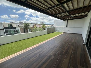 Casa en venta en Lomas de Angelópolis cascatta 1