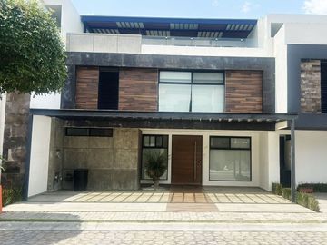 Casa en venta en Lomas de Angelópolis cascatta 1