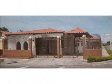 VENTA CASA RESIDENCIAL MIRAFLORES PENONOMÉ