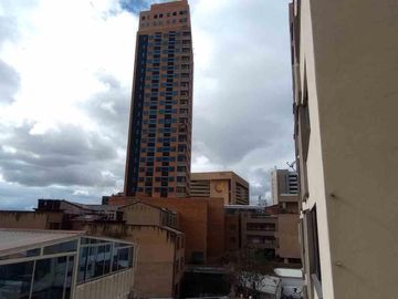 APARTAMENTO REMODELADO EN VENTA – CENTRO INTERNACIONAL