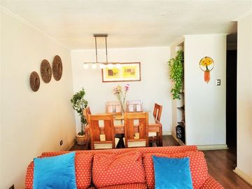OPORTUNIDAD Departamento en venta de 2 dorm. en Peñalolén