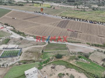 🌄 TERRENO AGRÍCOLA CON POTENCIAL INCREÍBLE 🌟

📍 Ubicación estratégica:
Sector Santa Rosa - Menocucho, entrando por el desvío de Santa Rosa, cerca a