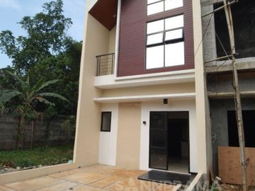Rumah Cantik 2 lantai jatiasih bekasi