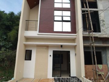 Rumah Cantik 2 lantai jatiasih bekasi