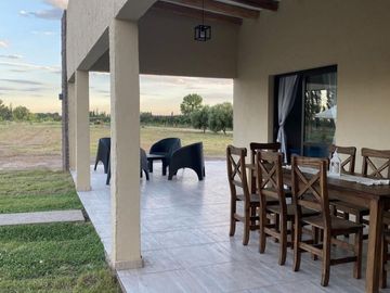 VENDO COMPLEJO DE CABAÃAS  EN LAS PAREDES - SAN RAFAEL MENDOZA