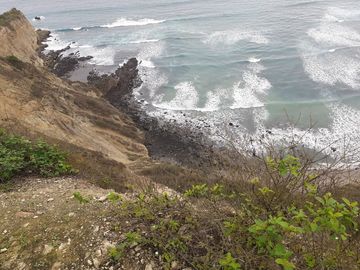 Se Vende Terreno para Desarrollar en Zona Rural, en la Montaña, Frente al Mar y Frente al río en Ayampe
