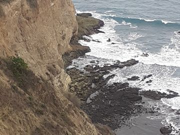 Se Vende Terreno para Desarrollar en Zona Rural, en la Montaña, Frente al Mar y Frente al río en Ayampe