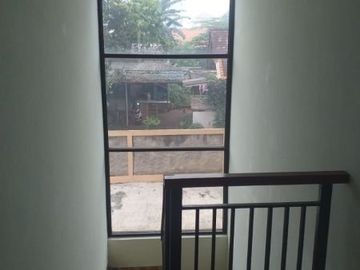 BISA KPR Rumah 2 Lantai hanya 850 Juta di Jl. Raya Ciangsana
