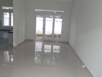 BISA KPR Rumah 2 Lantai hanya 850 Juta di Jl. Raya Ciangsana