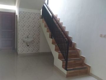 BISA KPR Rumah 2 Lantai hanya 850 Juta di Jl. Raya Ciangsana