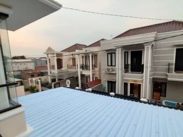 Jual rumah minimalis modern baru siap huni Jagakarsa