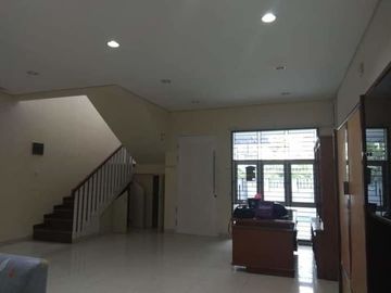 Di jual rumah 2 lantai di pasir luyu buah batu Bandung