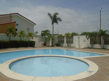 casa condominio en venta en la castellana. Cod V11074