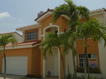 casa condominio en venta en la castellana. Cod V11074