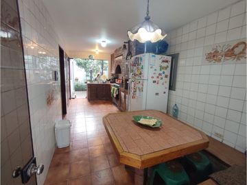 LA MOLINA - VENTA LINDA CASA - REA 300 m2
