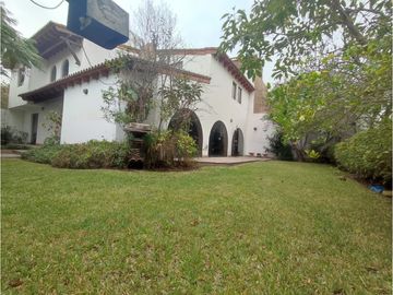 LA MOLINA - VENTA LINDA CASA - REA 300 m2
