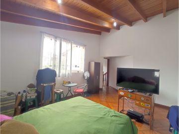 LA MOLINA - VENTA LINDA CASA - REA 300 m2