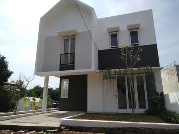 Rumah Bernuansa Perbukitan Di Srimaya Cikutra Dekat Pusat Kota,Bandung