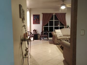 CASA EN VENTA CUMBRES 4o. SECTOR  MONTERREY NUEVO LEON