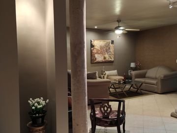 CASA EN VENTA CUMBRES 4o. SECTOR  MONTERREY NUEVO LEON