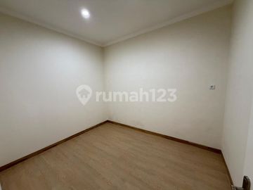 Dijual Rumah di Sektor 7C Gading Serpong 6X18