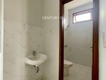 Disewakan Rumah Brandnew 2 Lantai Furnished Di Dalam Town House
