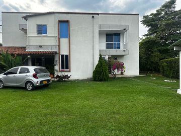 casa en venta en la morada. Cod V17033