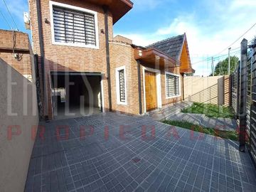Chalet en venta en Barrio Maritimo