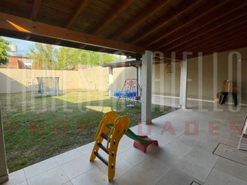 Chalet en venta en Barrio Maritimo