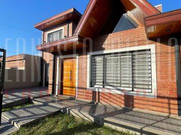 Chalet en venta en Barrio Maritimo