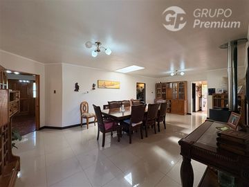 Casa Familiar 4D 3B en Parcela - Camino Antuco