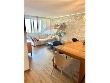 Duplex a pasos de Metro Principe de Gales