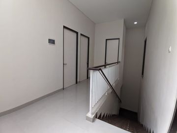 Rumah 2 Unit Jejer Rungkut Asri Utara New Minimalis