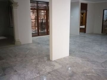 Rumah di Kebon Jeruk, 2Lt, Semi Furn, Srtategis di Duri Kepa