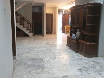 Rumah di Kebon Jeruk, 2Lt, Semi Furn, Srtategis di Duri Kepa