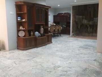 Rumah di Kebon Jeruk, 2Lt, Semi Furn, Srtategis di Duri Kepa