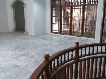 Rumah di Kebon Jeruk, 2Lt, Semi Furn, Srtategis di Duri Kepa