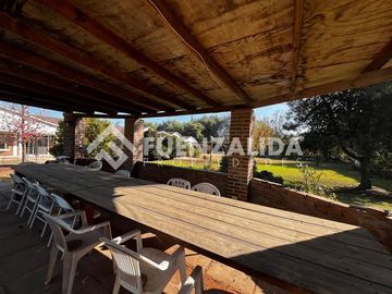 Casa en venta de 11 dorm. en Calera de Tango